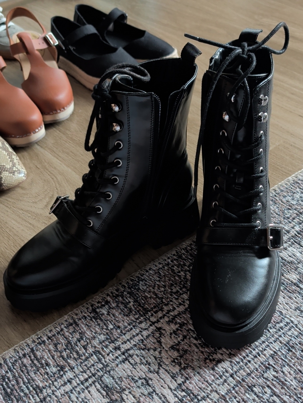 16. Combat B